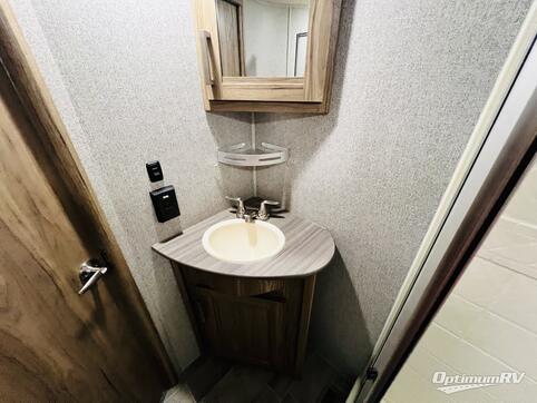 2018 Dutchmen Endurance 3456 RV Photo 4