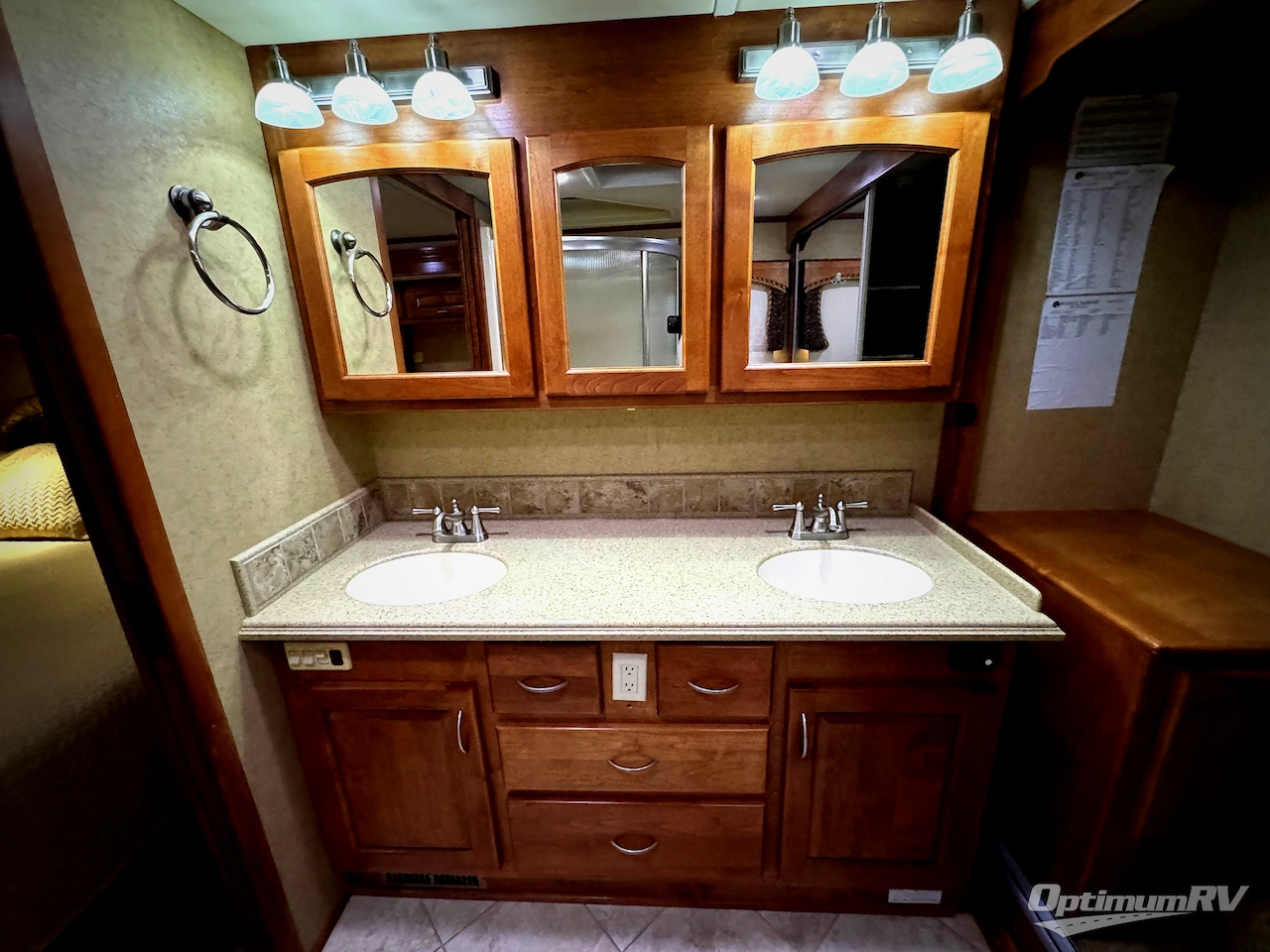 2011 Holiday Rambler Endeavor 43DFT Photo 24