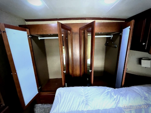 2013 Dutchmen Voltage V3895 RV Photo 4