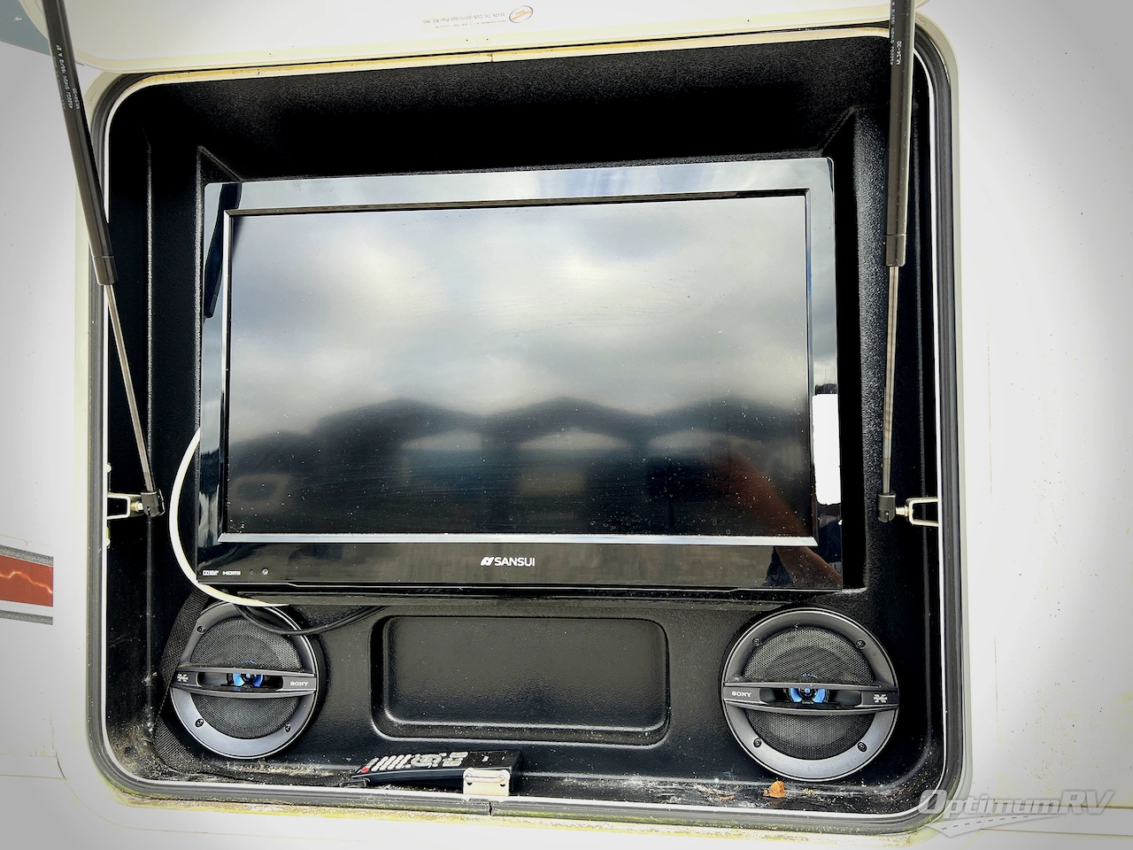 2013 Dutchmen Voltage V3895 Photo 4