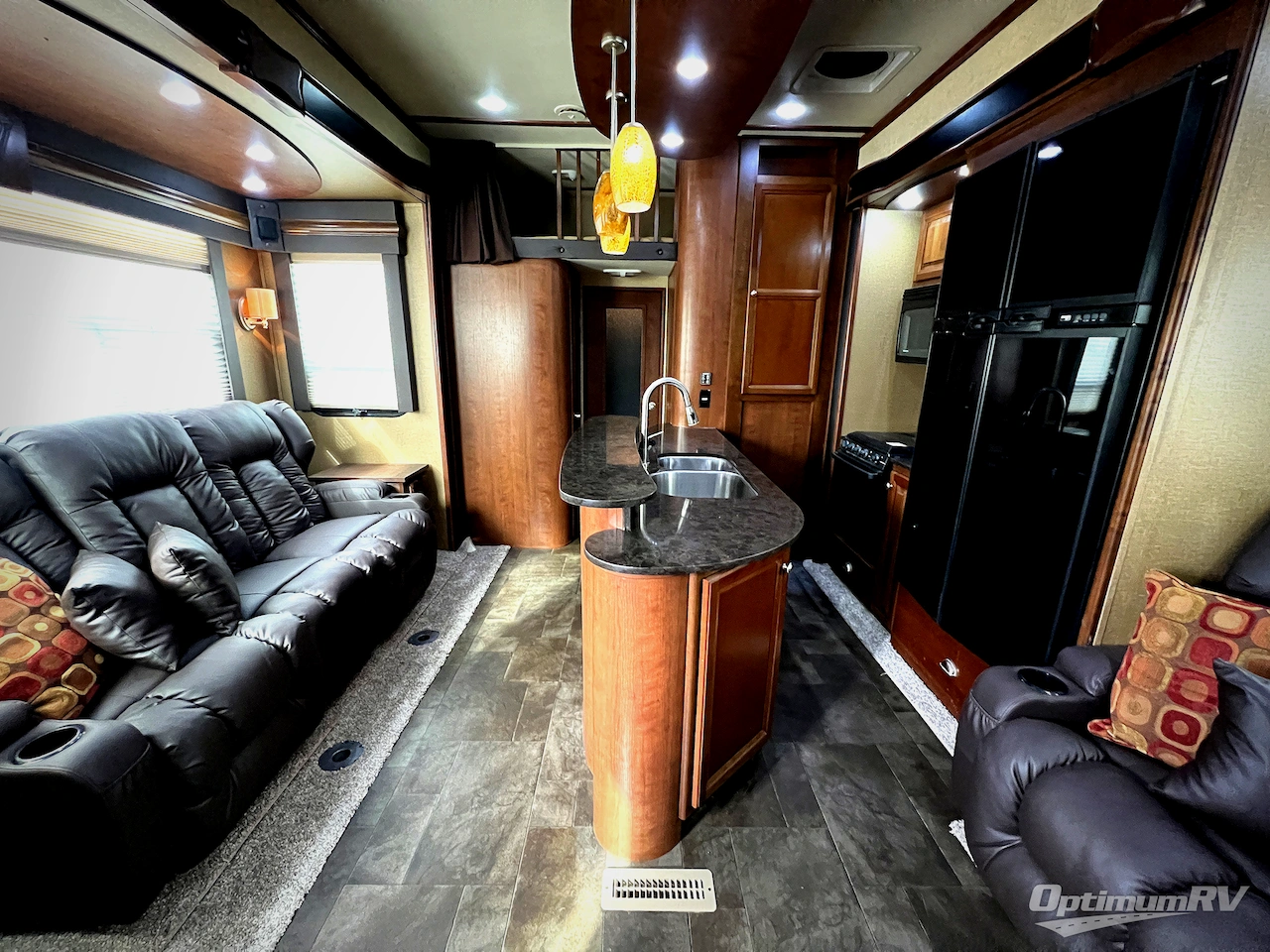 2013 Dutchmen Voltage V3895 Photo 5