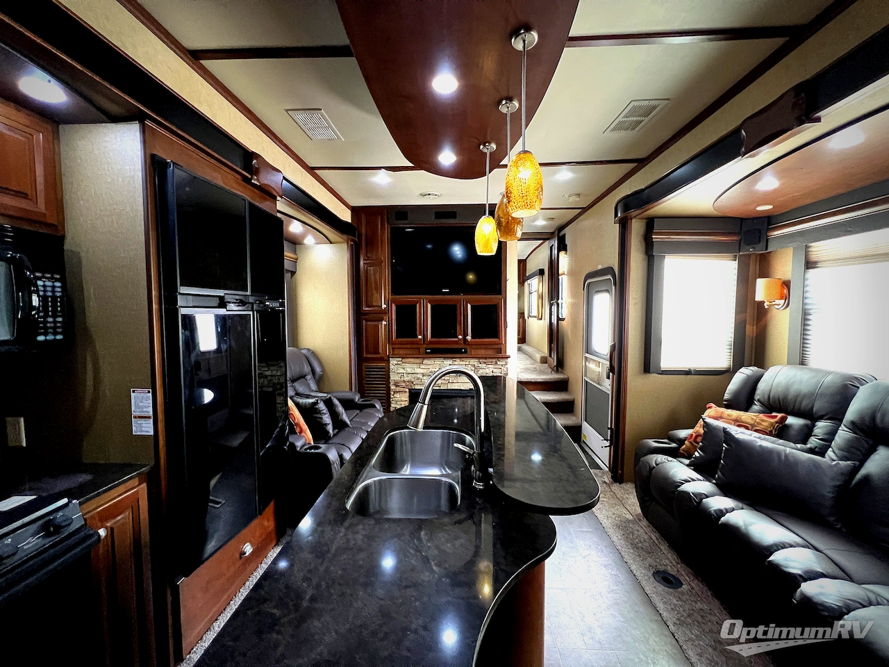 2013 Dutchmen Voltage V3895 Photo 6