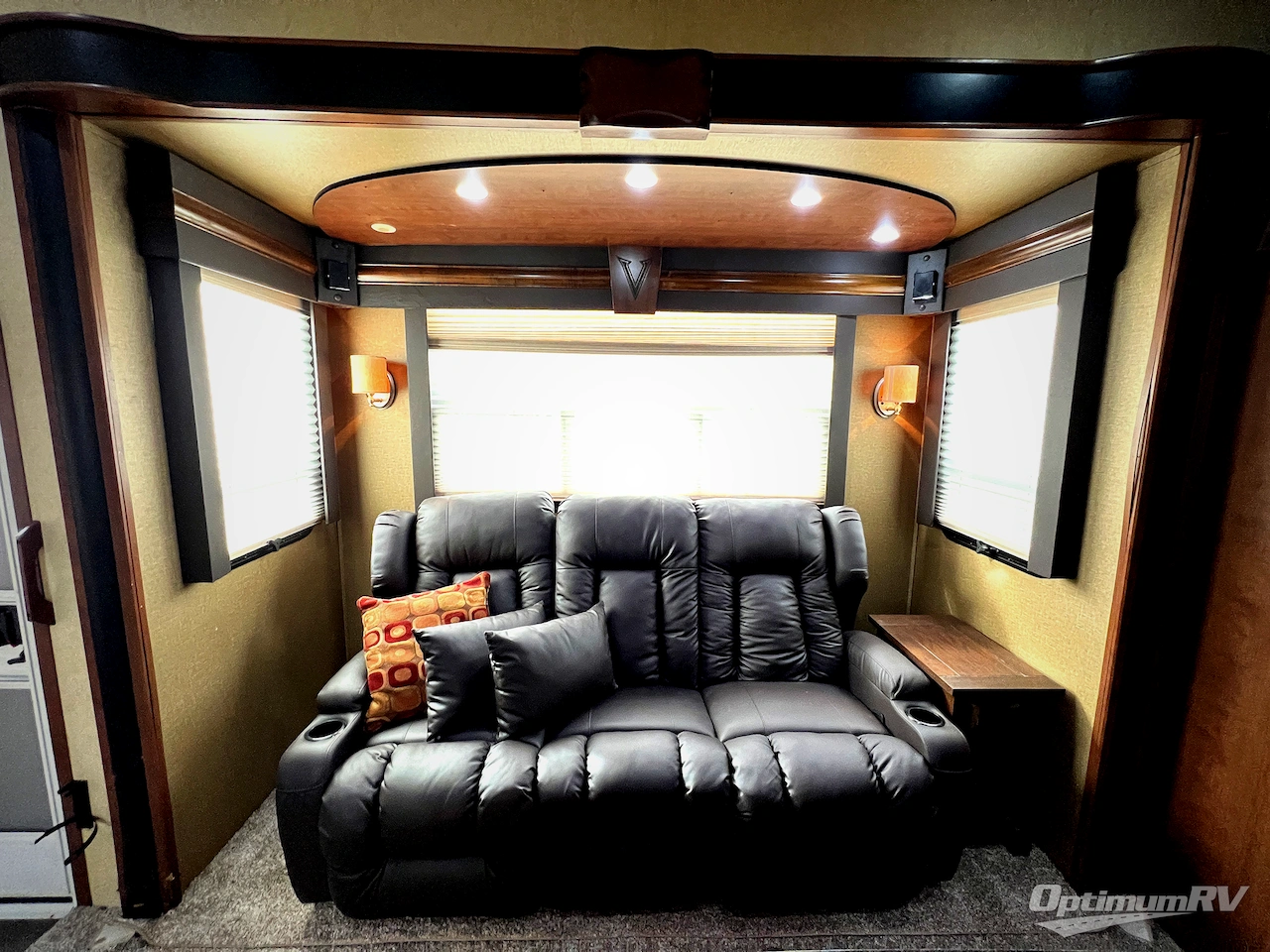 2013 Dutchmen Voltage V3895 Photo 9