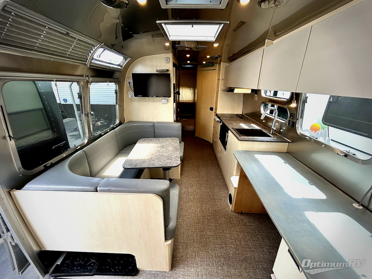 2023 Airstream Flying Cloud 30FB Office Photo 4