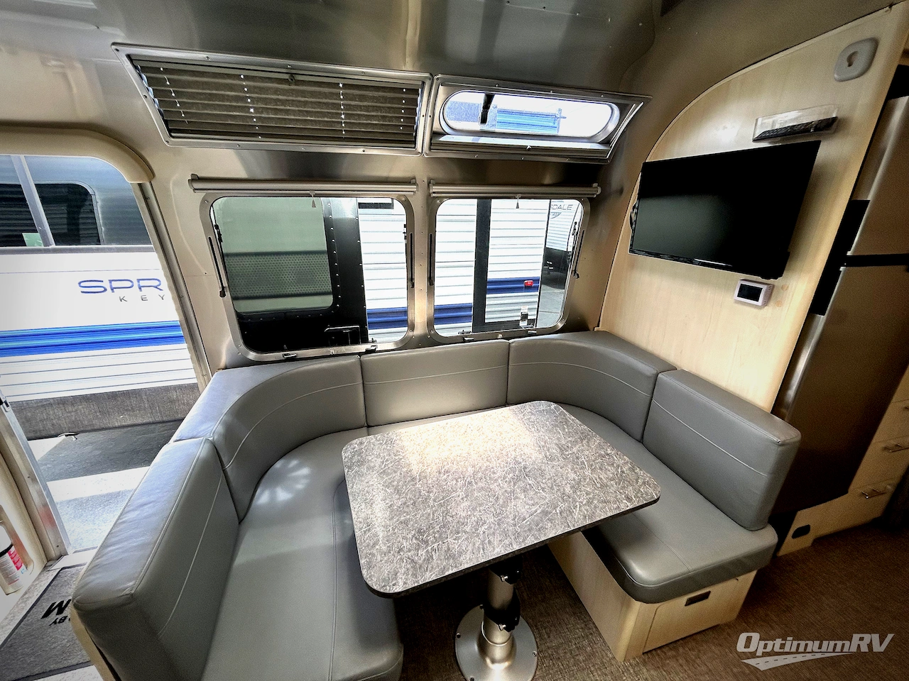 2023 Airstream Flying Cloud 30FB Office Photo 8