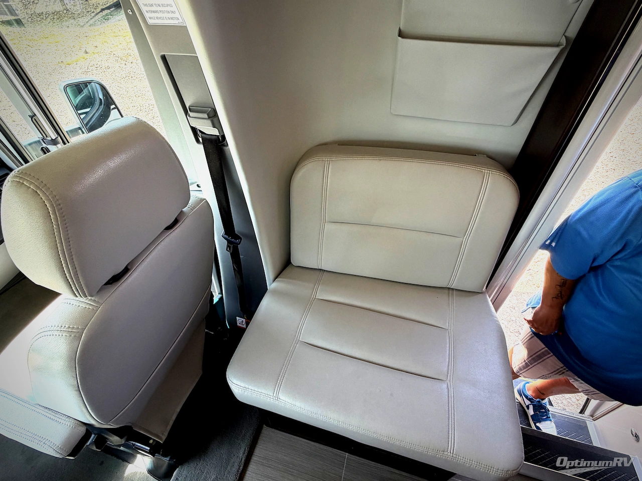 2019 Leisure Travel Serenity 24CB Photo 9