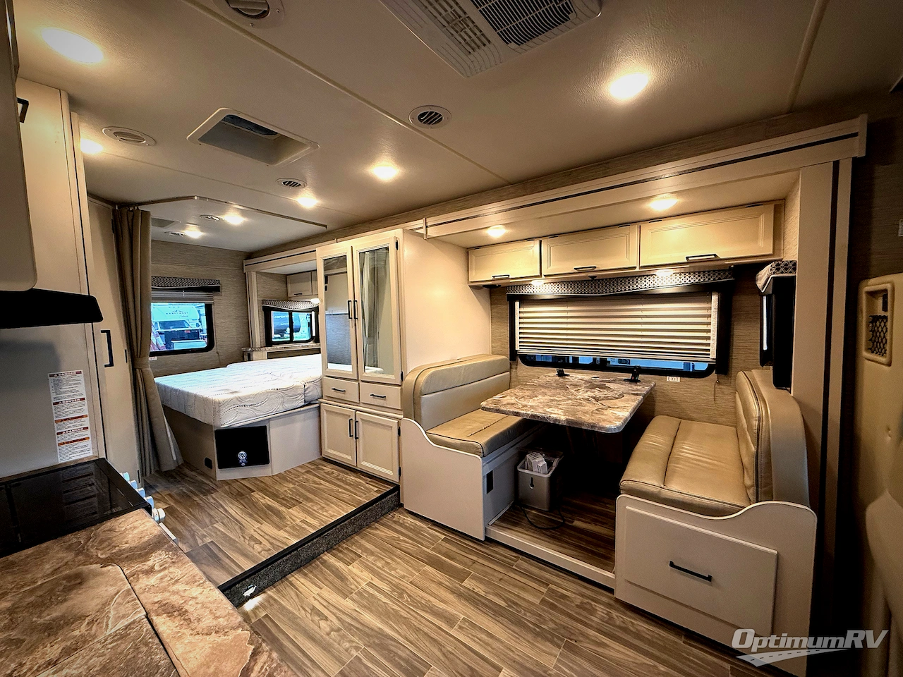 2023 Thor Four Winds 24F Photo 7