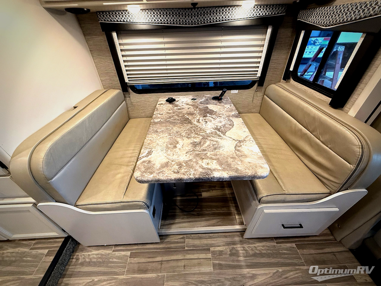 2023 Thor Four Winds 24F Photo 13