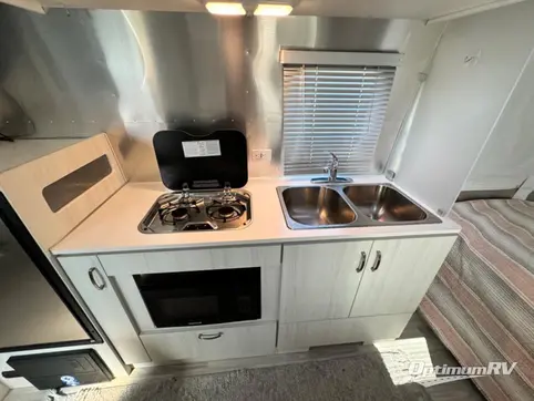 2023 Airstream Bambi 22FB RV Photo 4