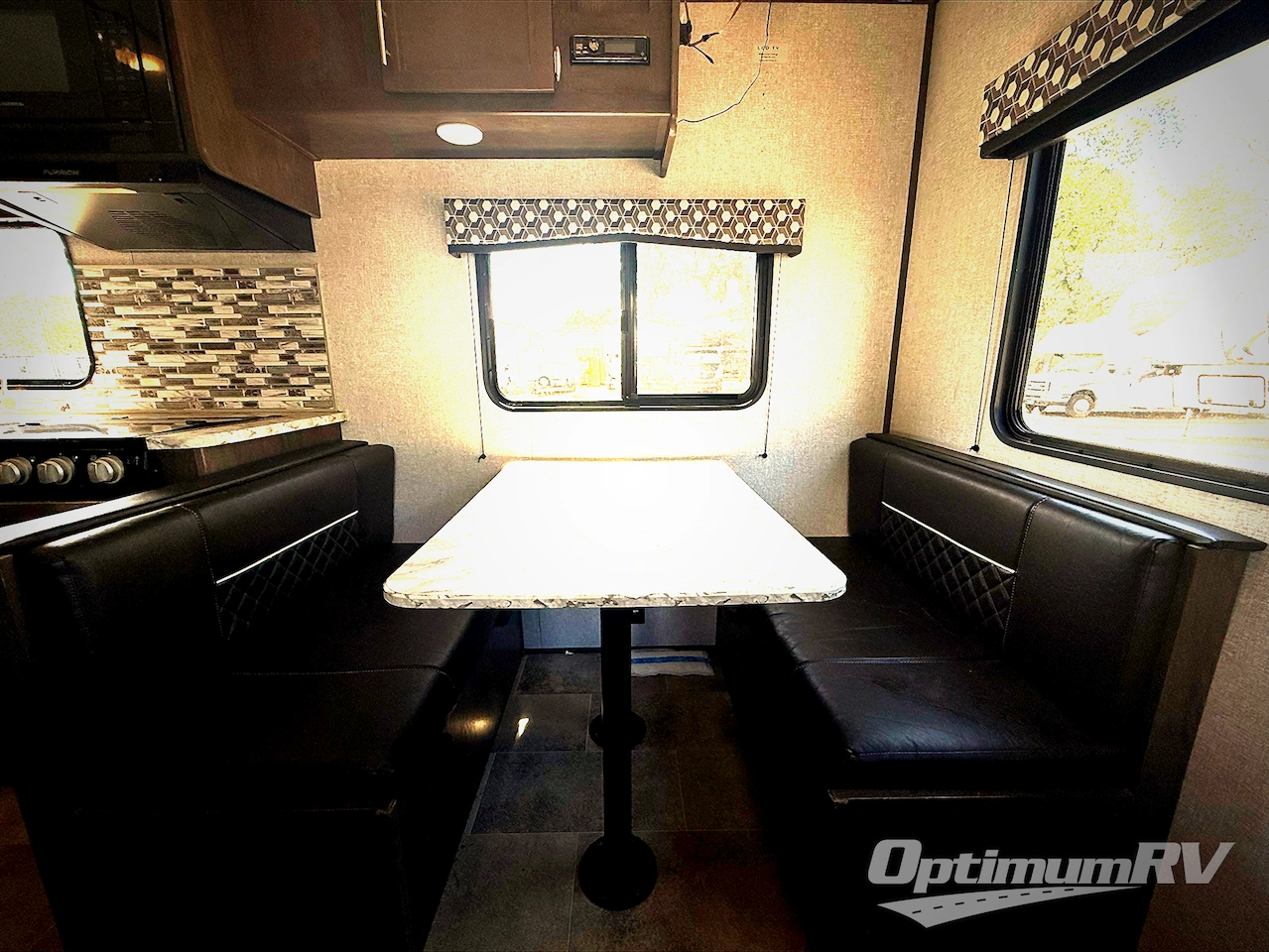 2020 Dutchmen Coleman Lantern LT Series 202RD Photo 7