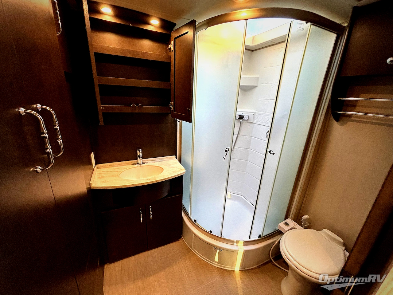 2016 Leisure Travel Unity U24CB Photo 13