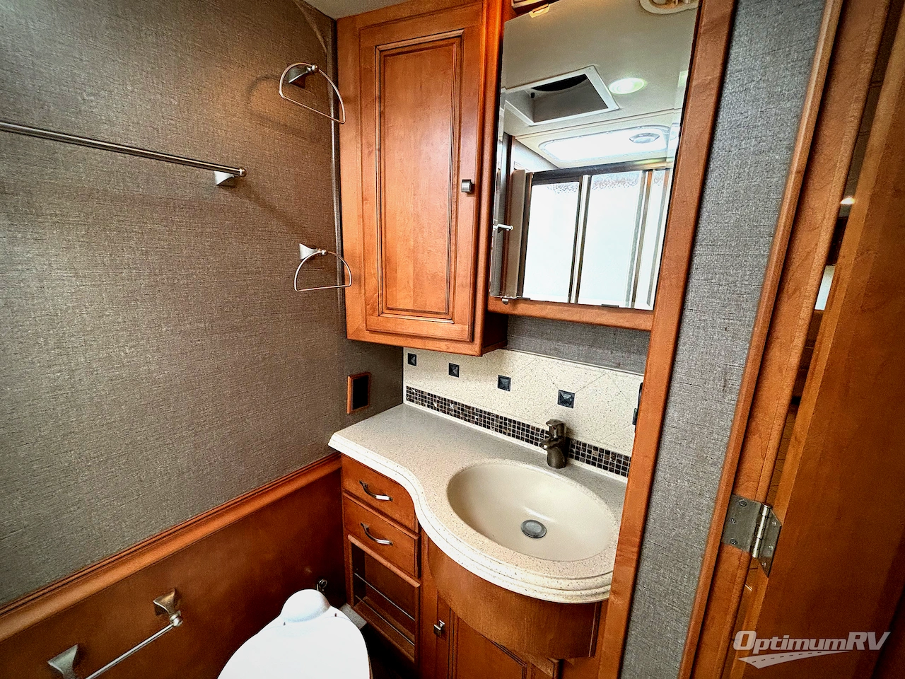 2013 Itasca Meridian 36M Photo 17