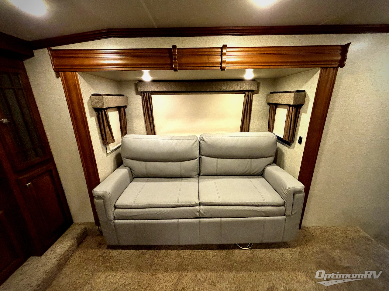 2017 Heartland Bighorn 3750FL Photo 9