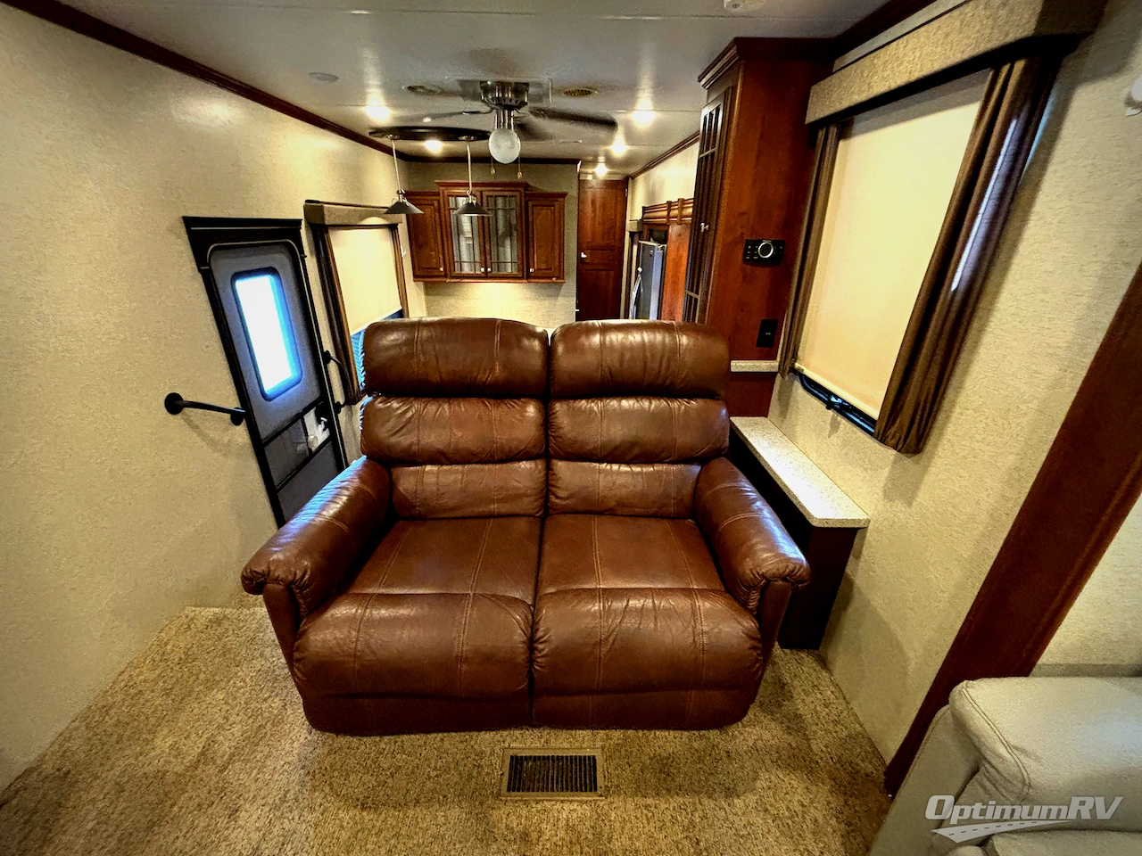 2017 Heartland Bighorn 3750FL Photo 12