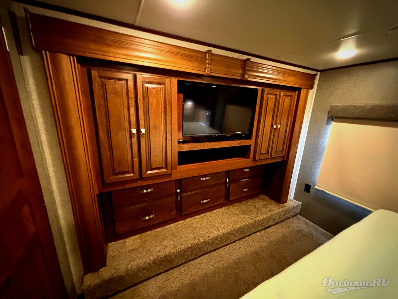 2017 Heartland Bighorn 3750FL Photo 24