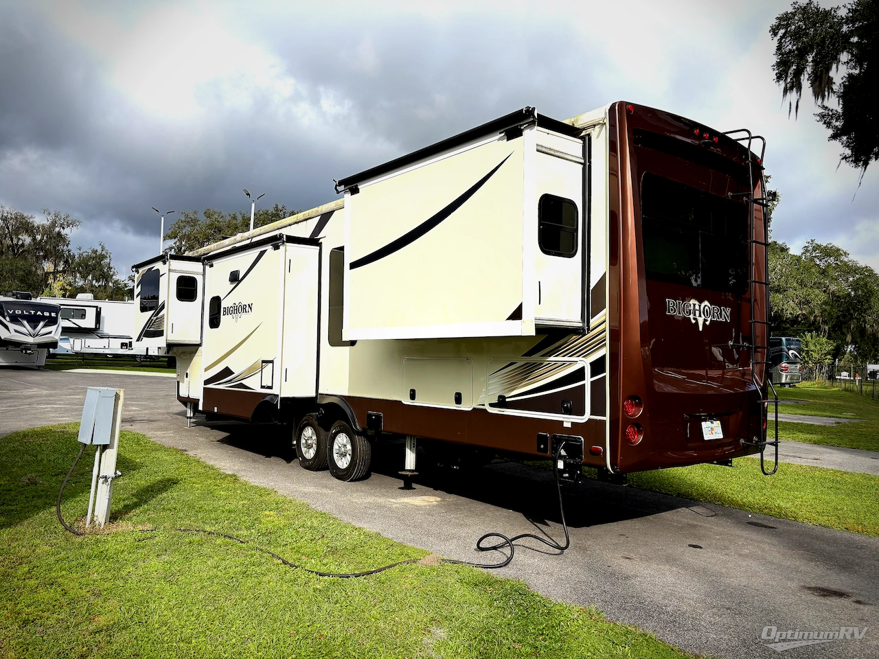 2017 Heartland Bighorn 3750FL Photo 3