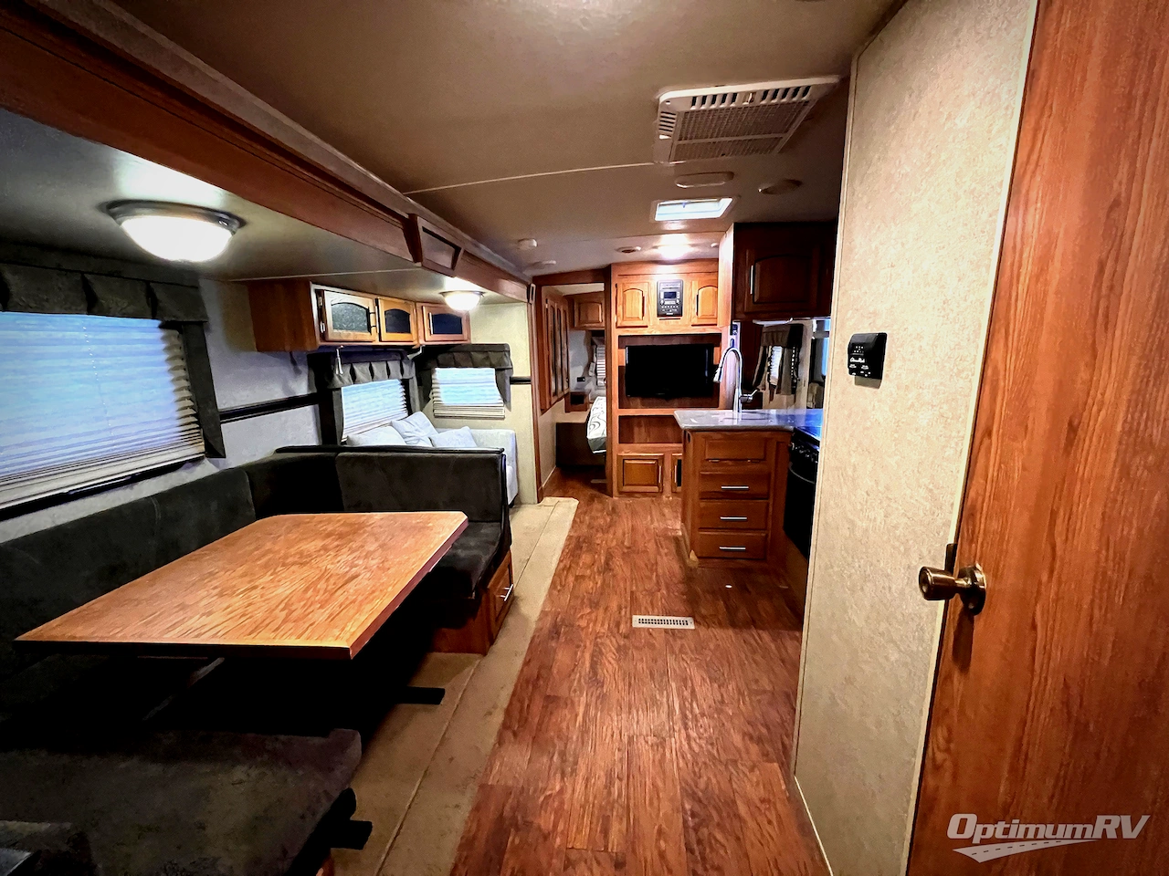 2015 Forest River Rockwood Signature Ultra Lite 8311WS Photo 5