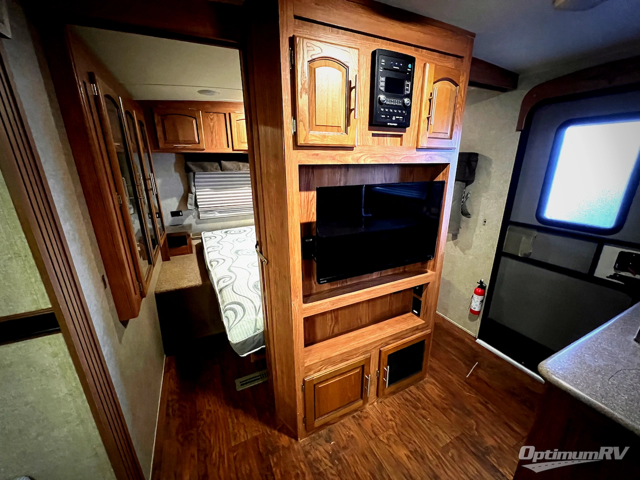 2015 Forest River Rockwood Signature Ultra Lite 8311WS Photo 11