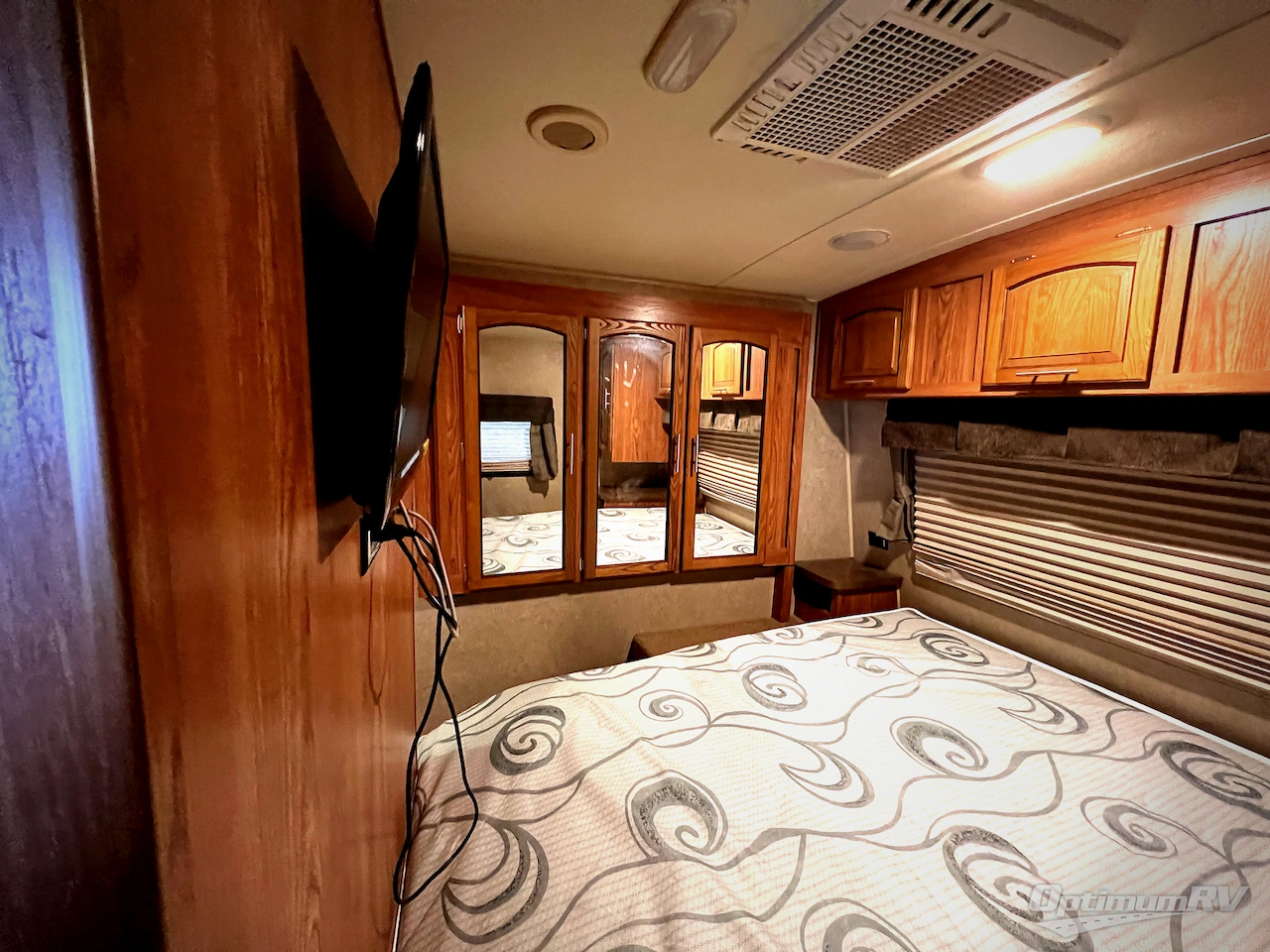 2015 Forest River Rockwood Signature Ultra Lite 8311WS Photo 19