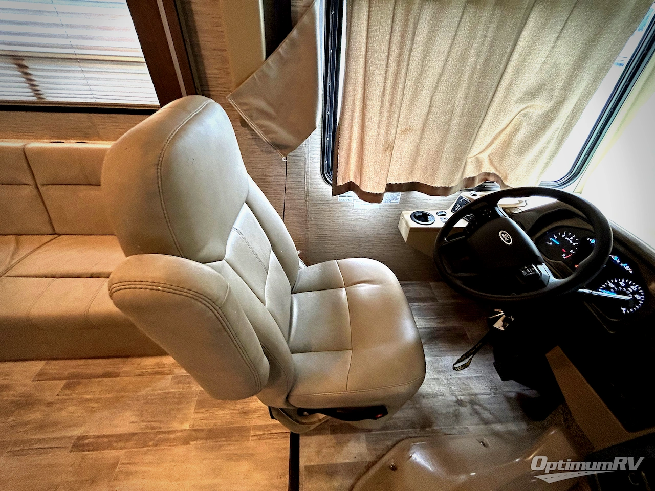 2022 Thor Freedom Traveler A29 Photo 7