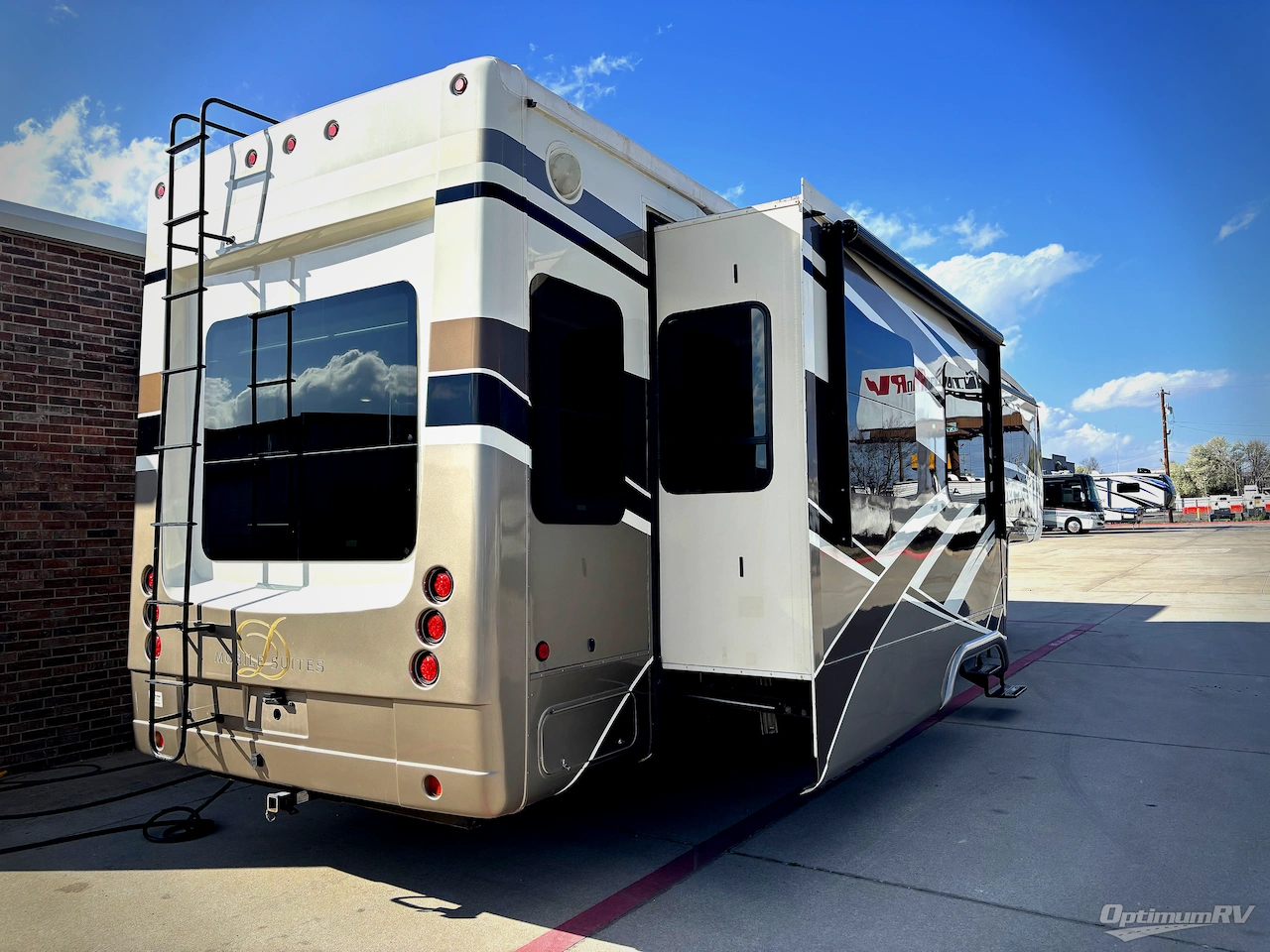 2017 DRV Luxury Suites Mobile Suites 38RSSA Photo 2