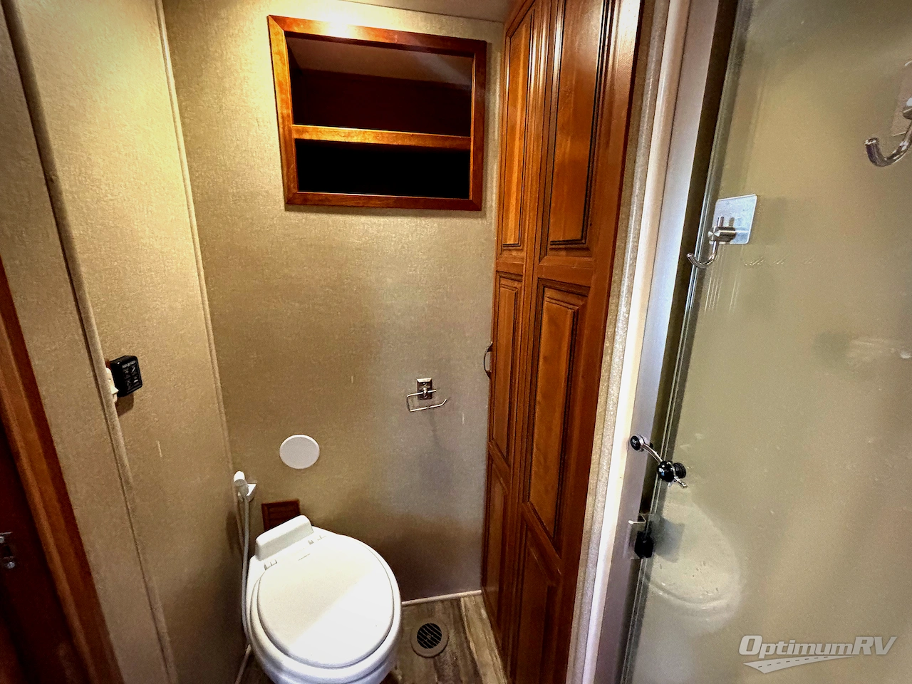 2017 DRV Luxury Suites Mobile Suites 38RSSA Photo 23