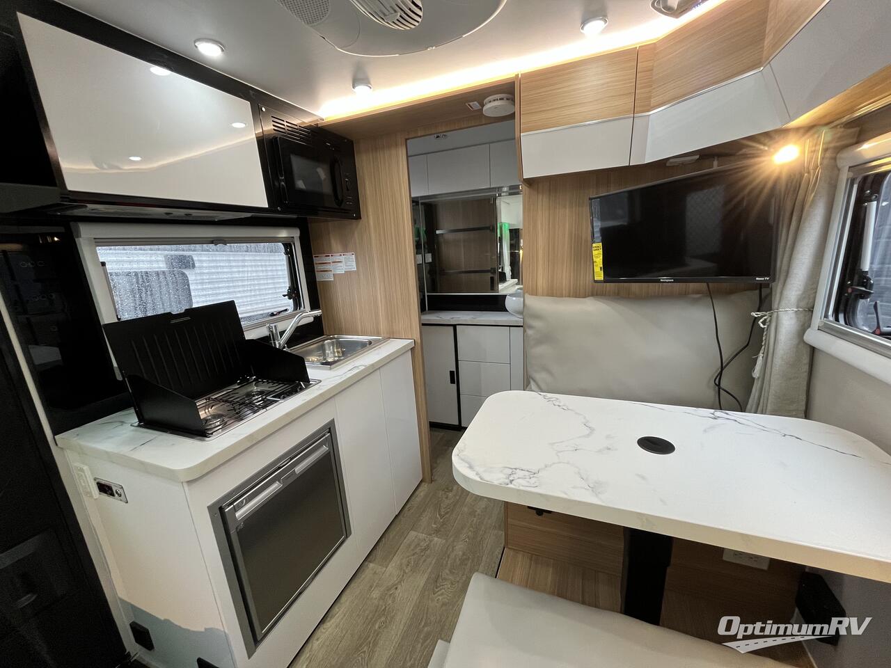 2025 Black Series Camper Black Series Camper HQ15 Photo 7