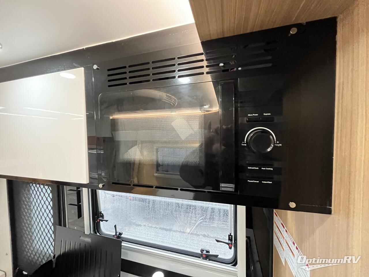 2025 Black Series Camper Black Series Camper HQ15 Photo 12
