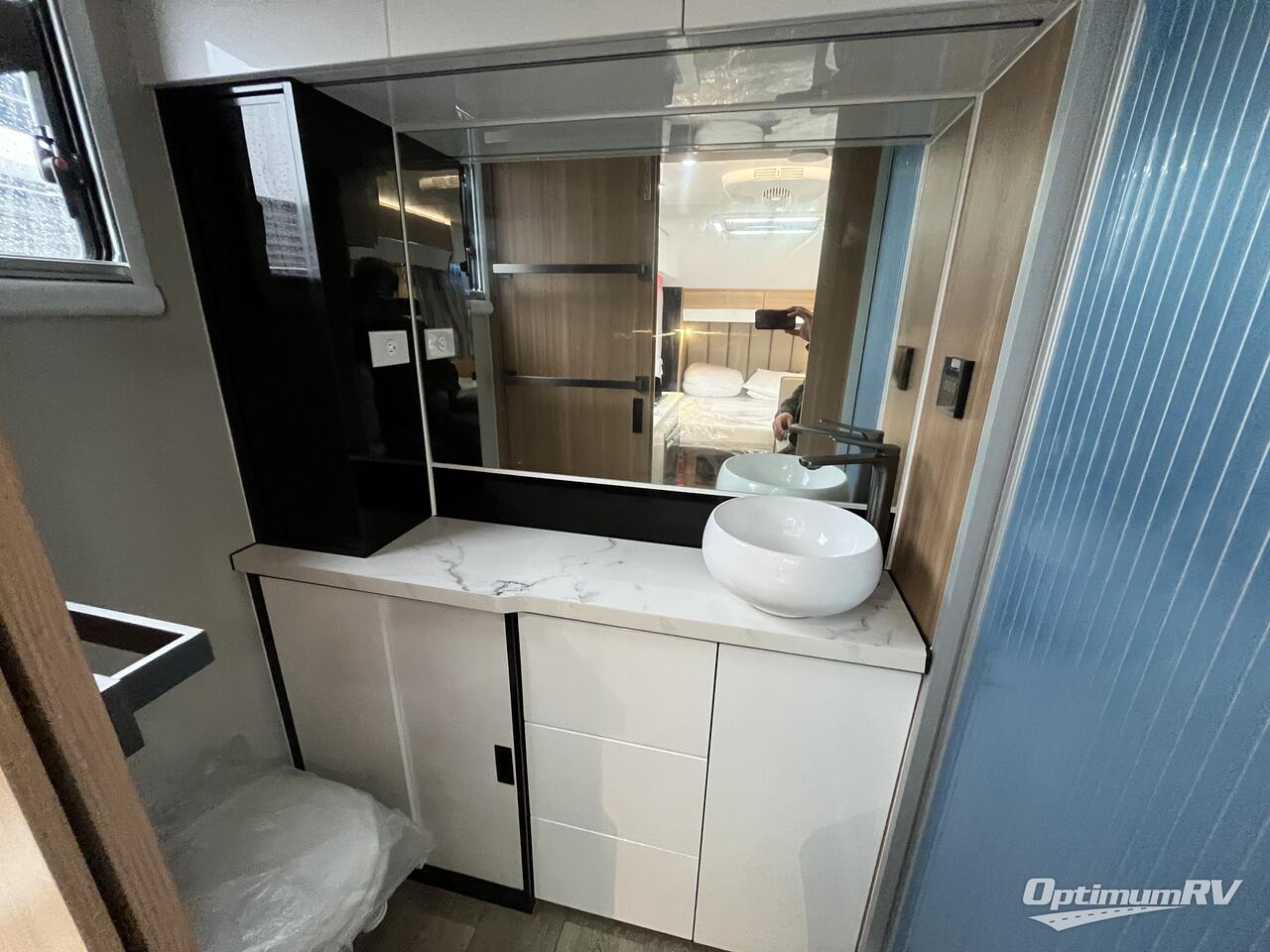 2025 Black Series Camper Black Series Camper HQ15 Photo 14