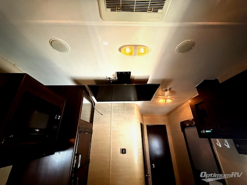 2019 Pacific Coachworks Rage'n 2213 RV Photo 4