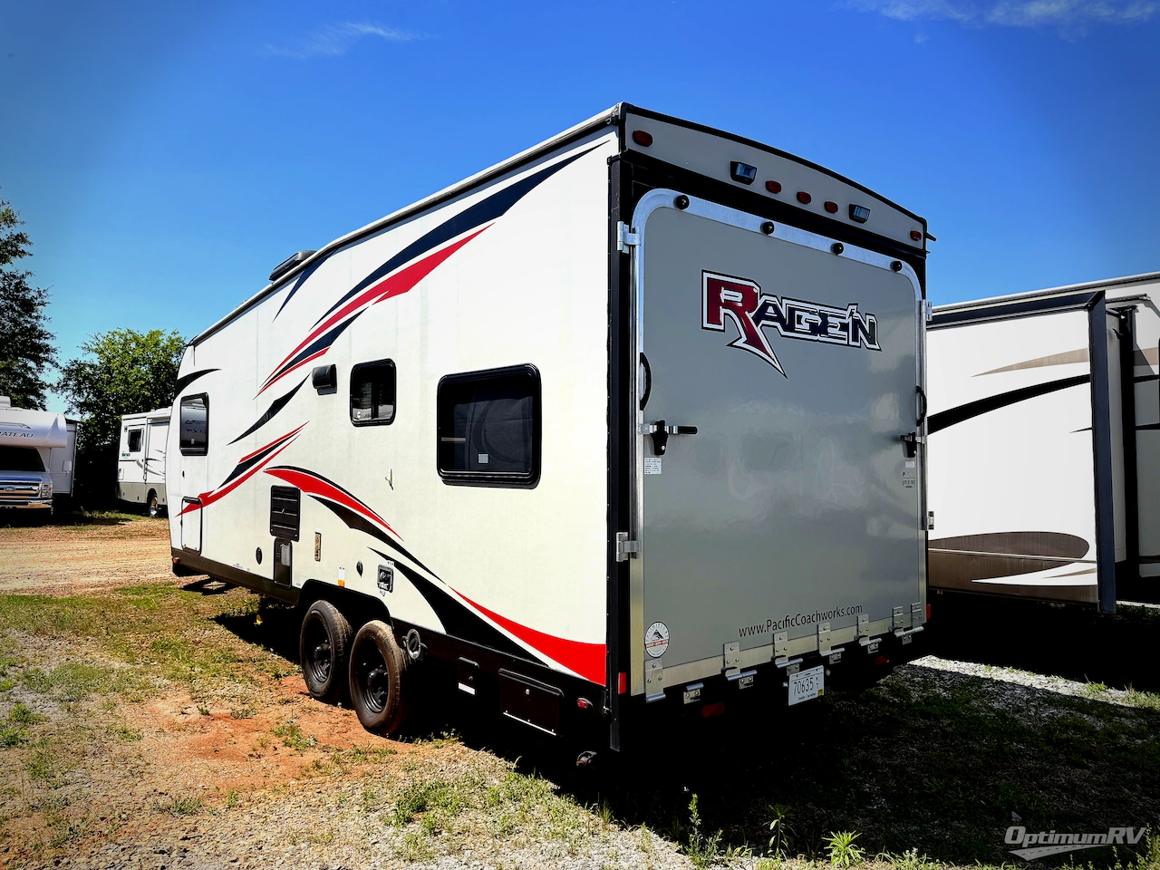 2019 Pacific Coachworks Rage'n 2213 Photo 3