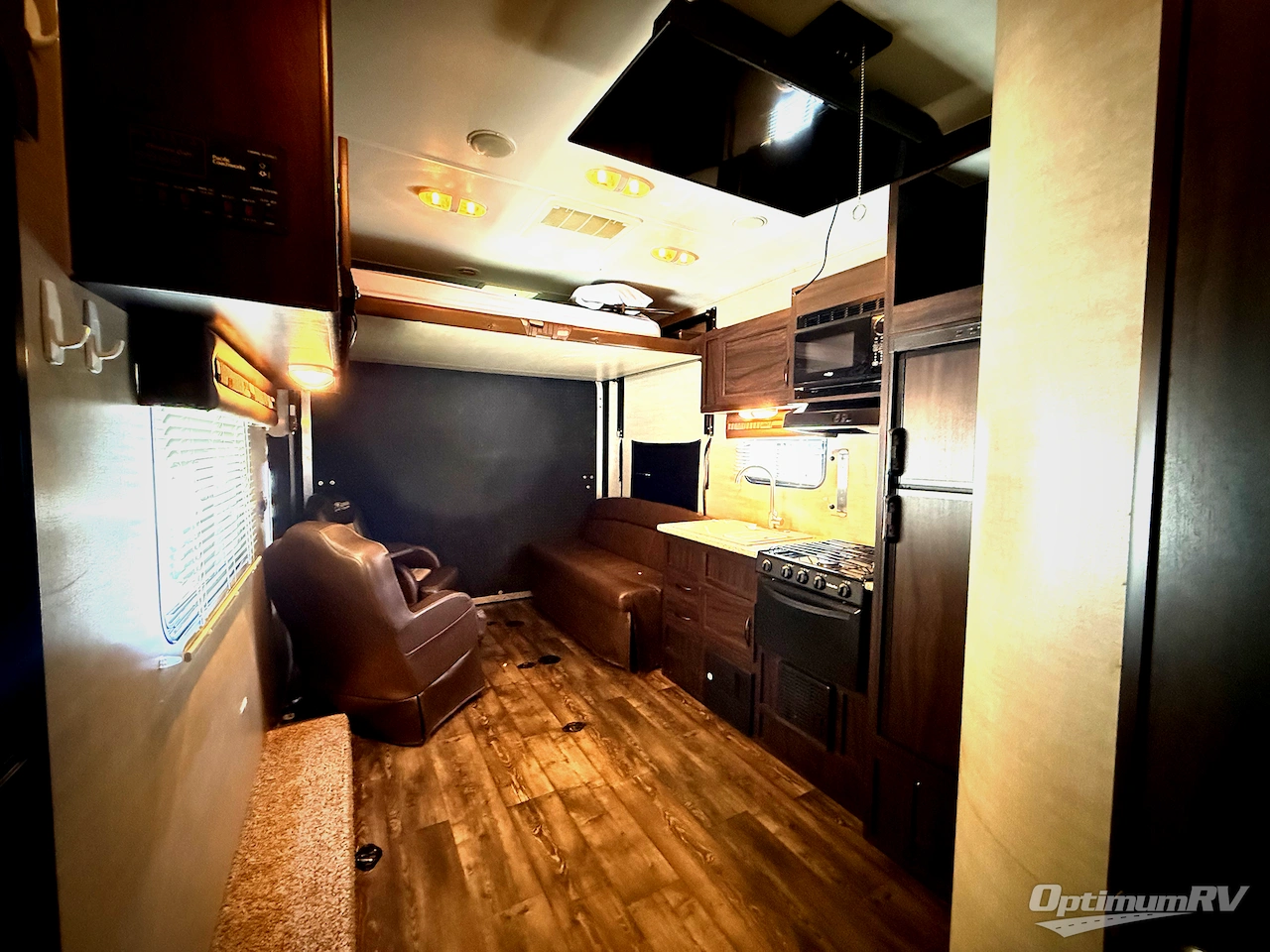 2019 Pacific Coachworks Rage'n 2213 Photo 5