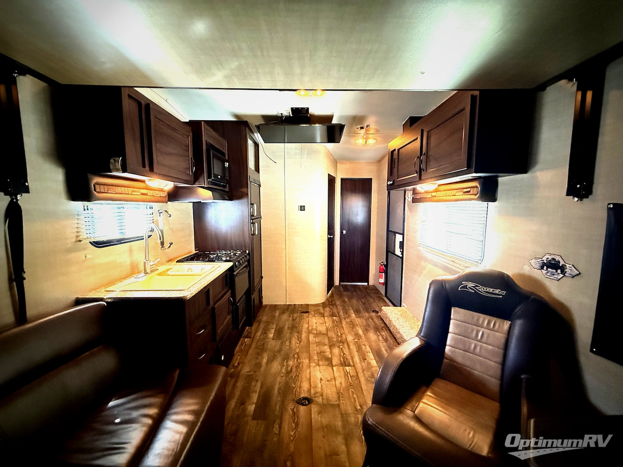 2019 Pacific Coachworks Rage'n 2213 Photo 6