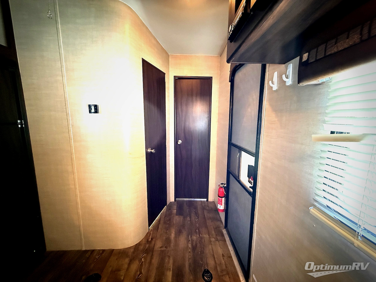 2019 Pacific Coachworks Rage'n 2213 Photo 7