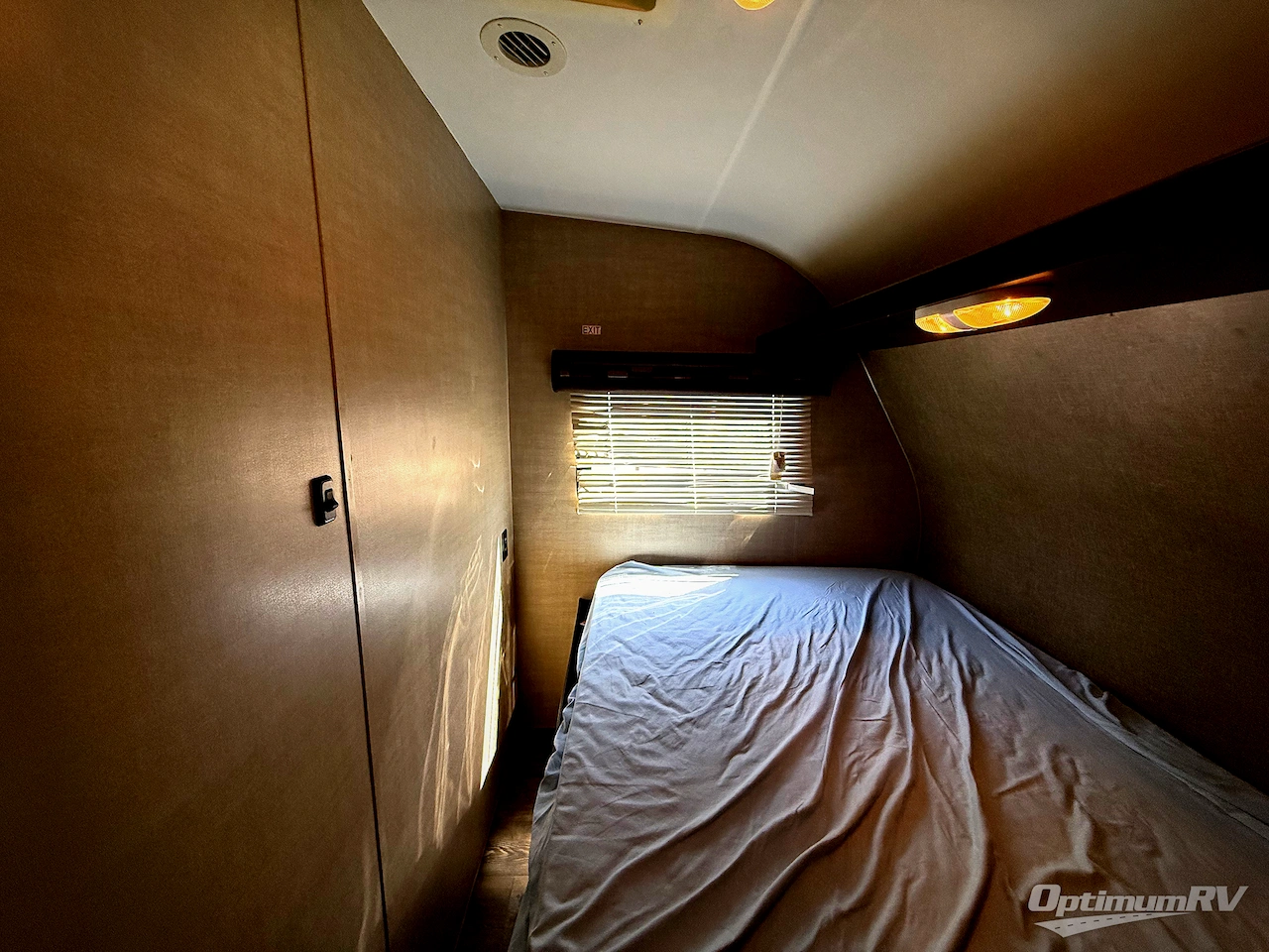 2019 Pacific Coachworks Rage'n 2213 Photo 11