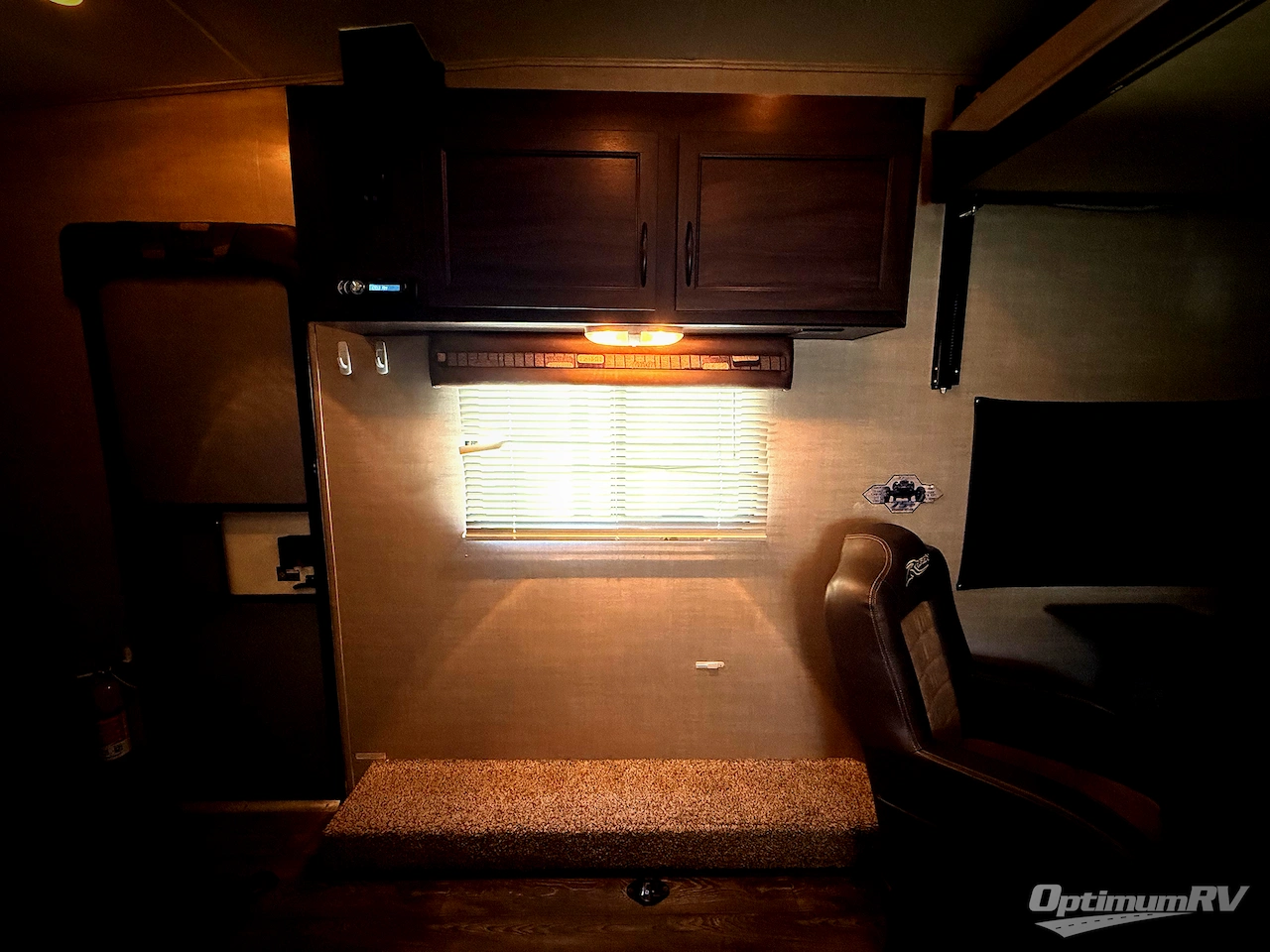 2019 Pacific Coachworks Rage'n 2213 Photo 12