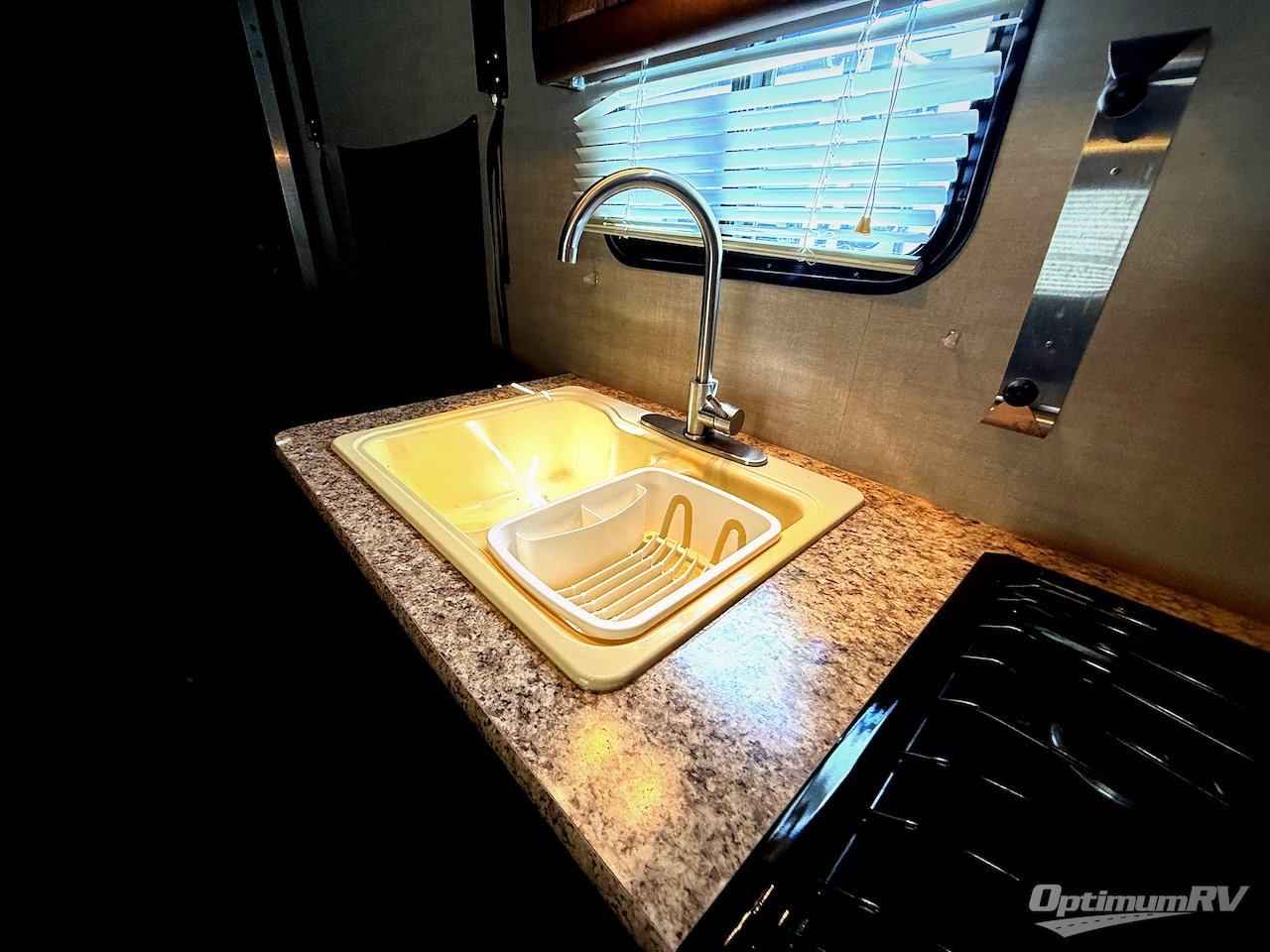2019 Pacific Coachworks Rage'n 2213 Photo 18