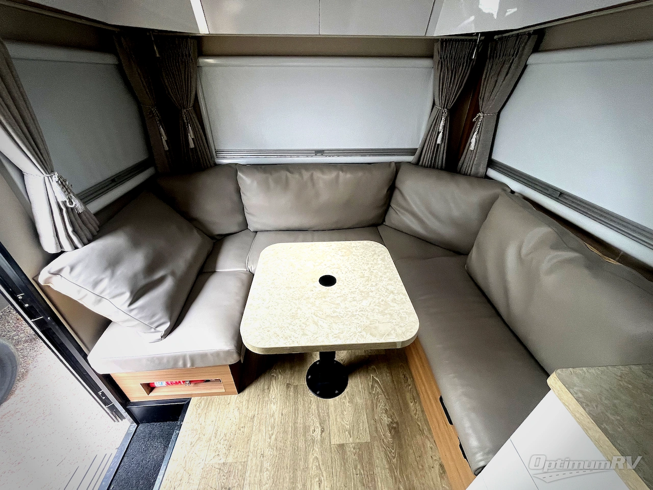 2023 Black Series Camper HQ Series HQ21 Photo 5