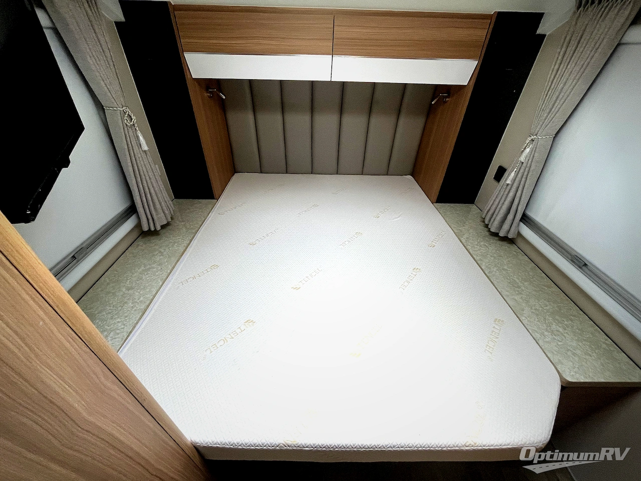 2023 Black Series Camper HQ Series HQ21 Photo 13