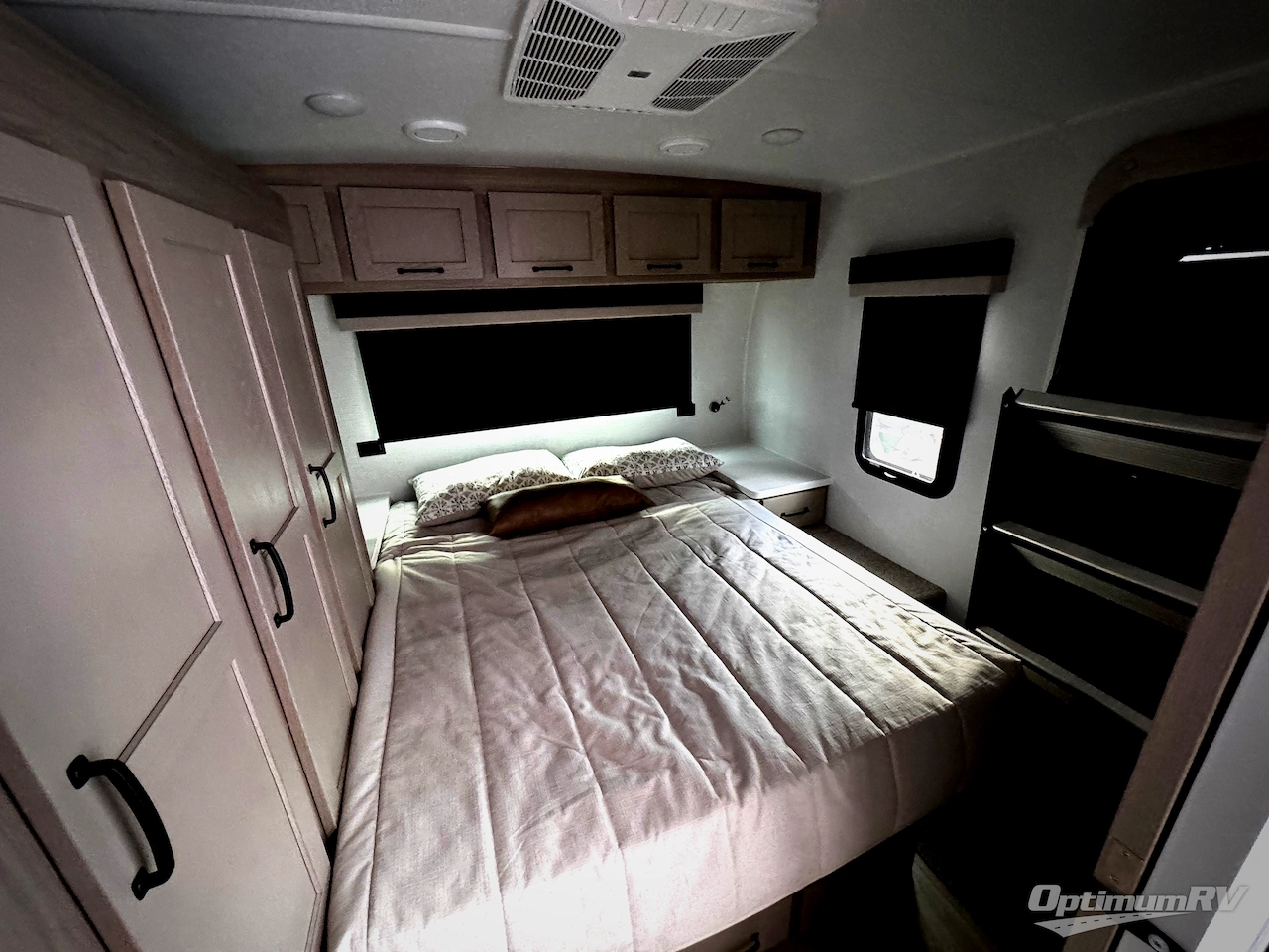 2025 Forest River Flagstaff Micro Lite 25SRK Photo 10