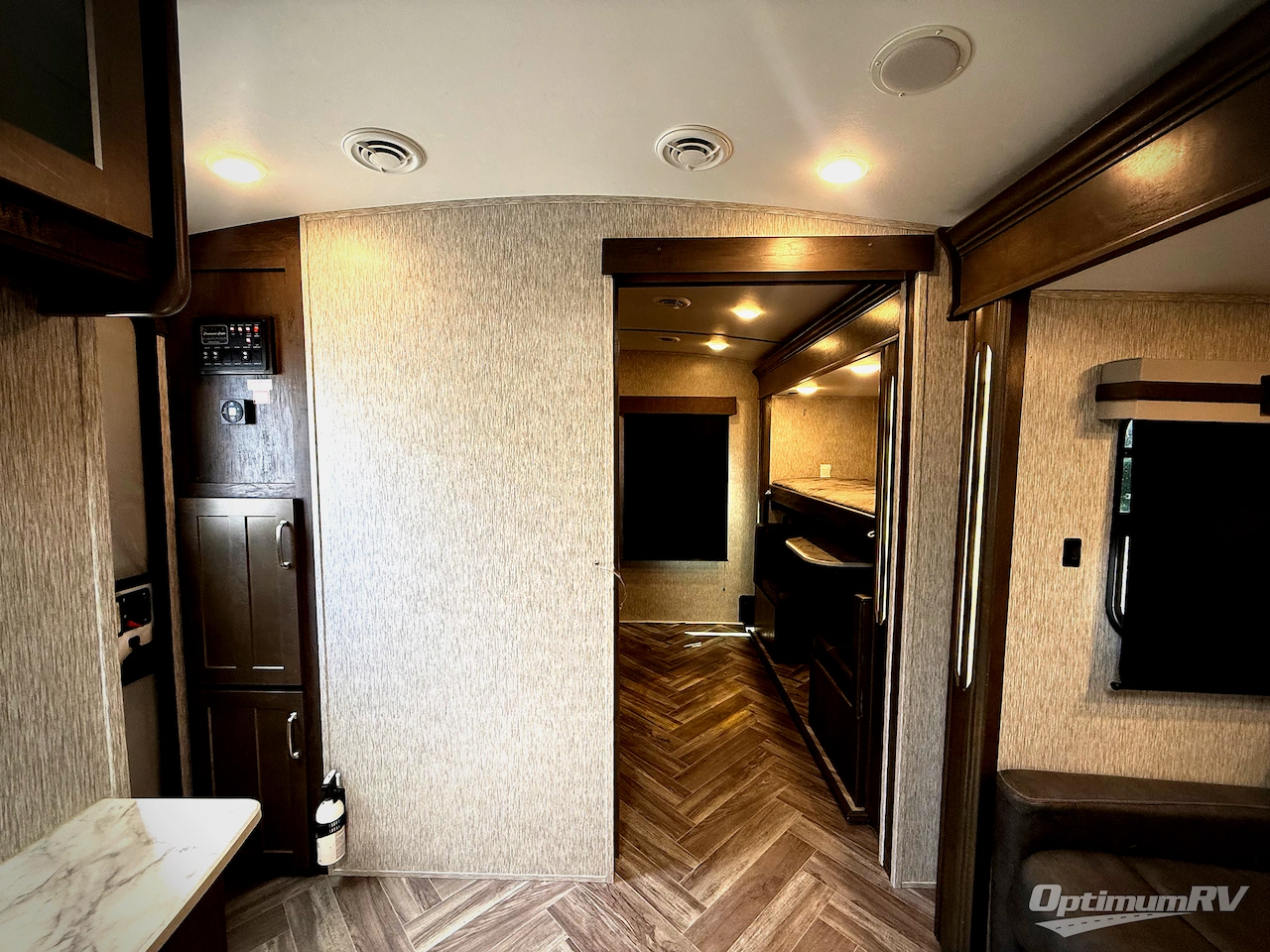 2021 Dutchmen Astoria 3203BH Photo 7