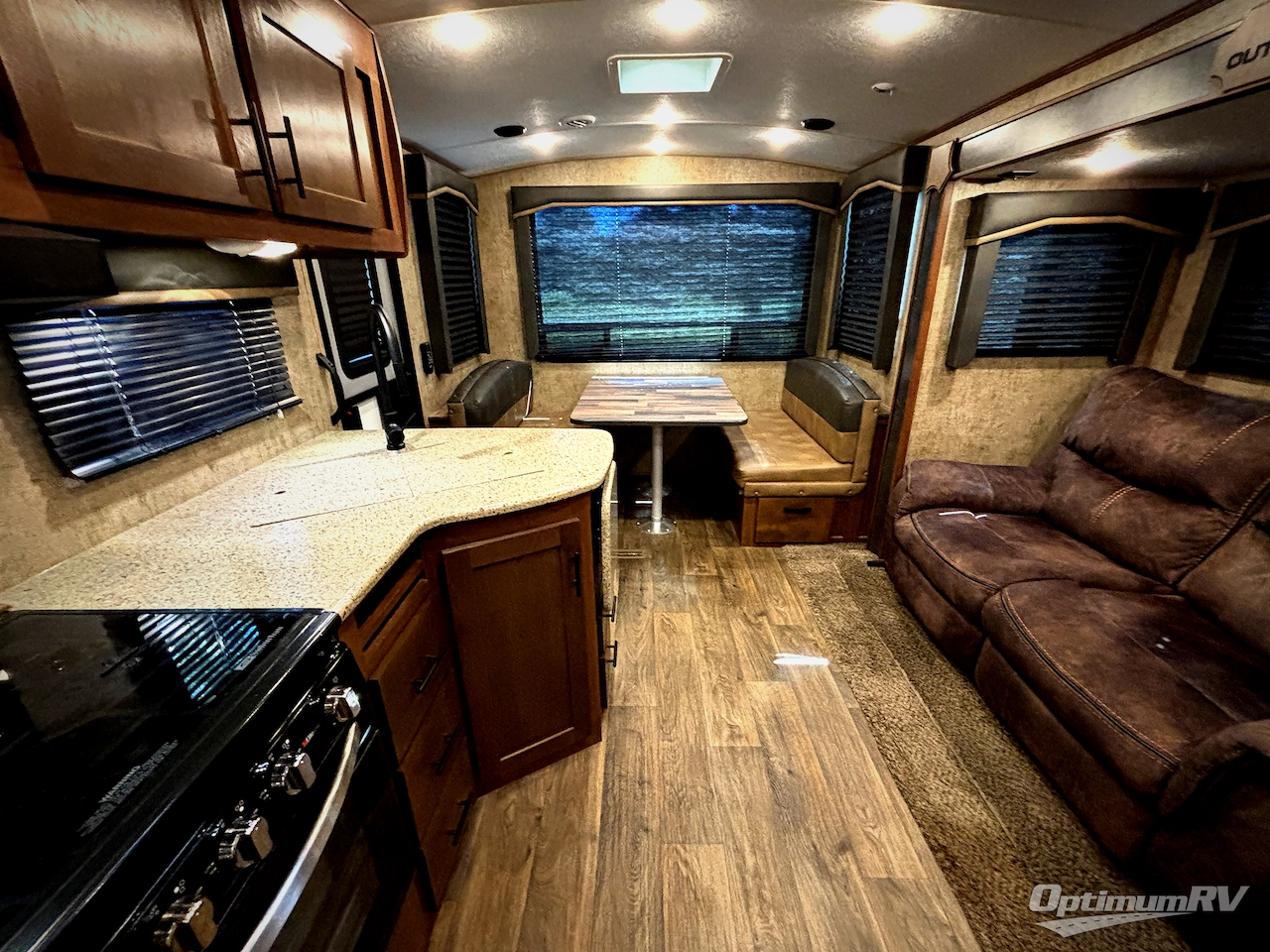 2023 Outdoors RV Black Stone Mountain Series 250RDS Photo 4