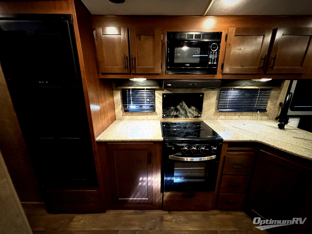 2023 Outdoors RV Black Stone Mountain Series 250RDS Photo 12