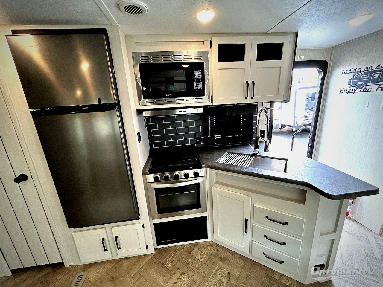 2022 Palomino Puma 28BHSS Photo 6