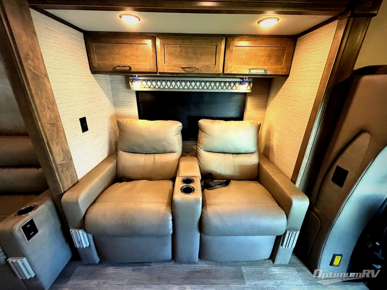 2021 Tiffin Wayfarer 25RW Photo 12