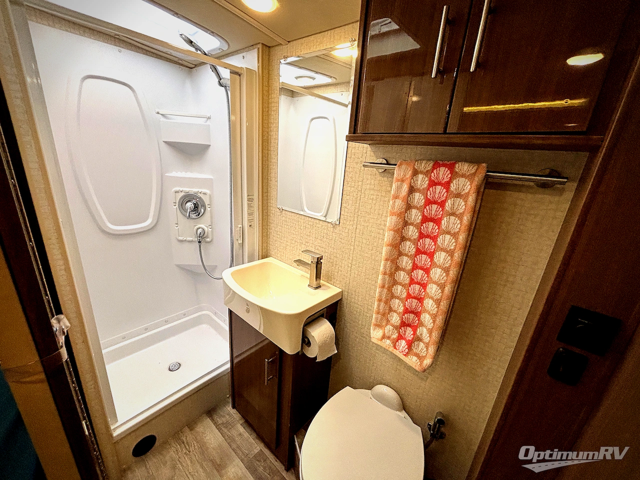 2017 Winnebago Via 25P Photo 16