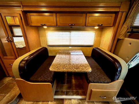 2016 Thor Four Winds 24C RV Photo 4