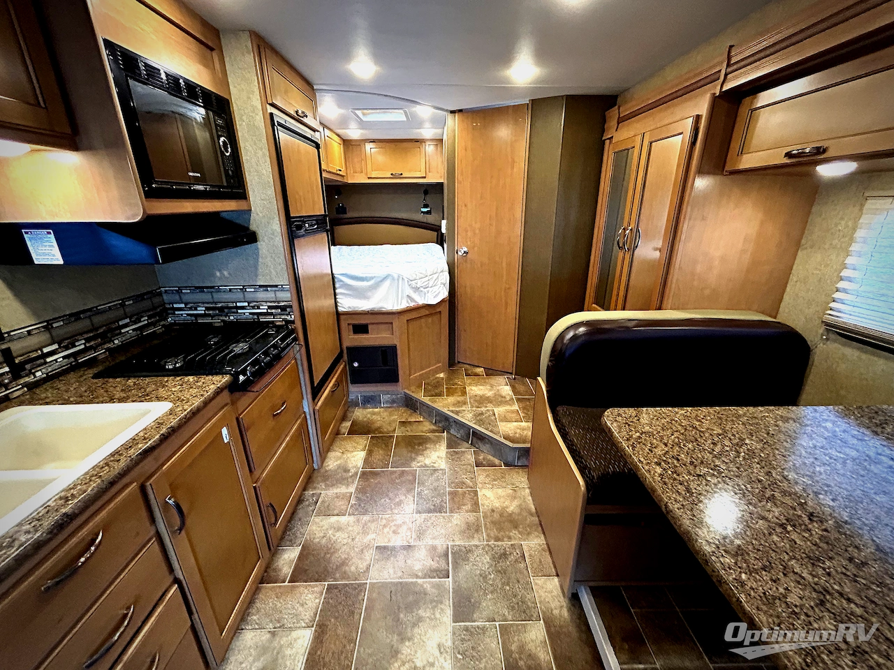 2016 Thor Four Winds 24C Photo 3