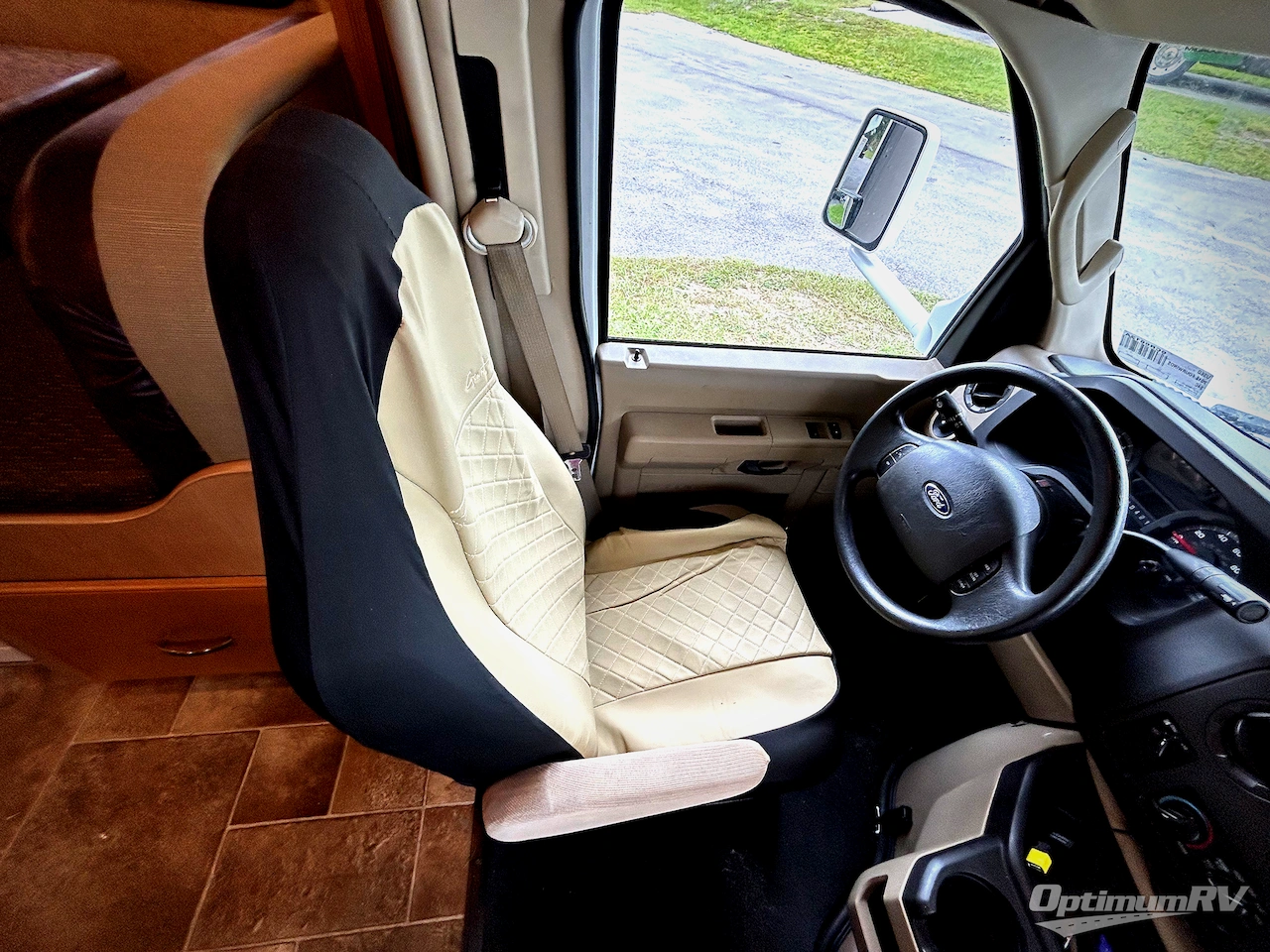 2016 Thor Four Winds 24C Photo 6