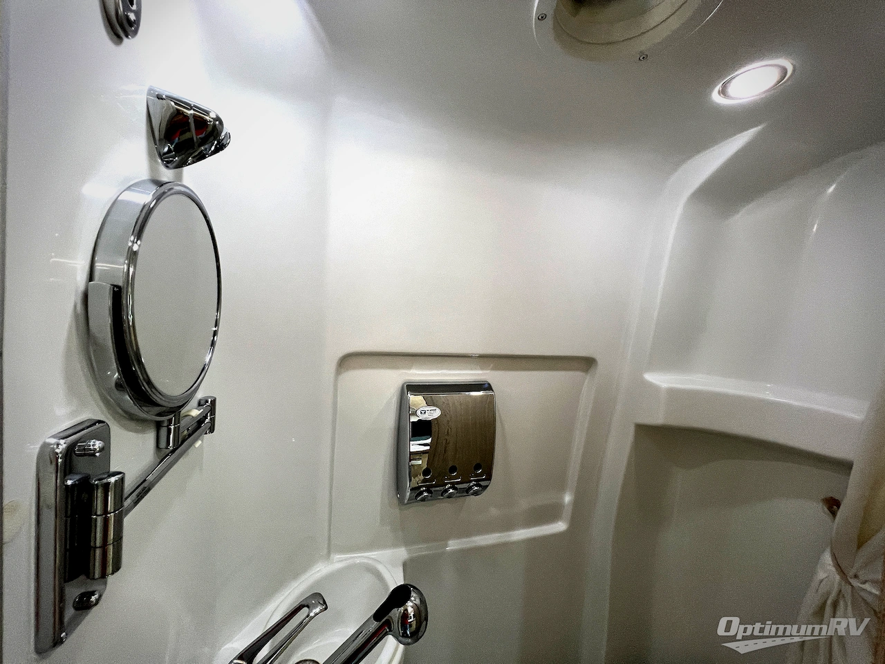 2016 Airstream Interstate Grand Tour EXT Grand Tour EXT Photo 18
